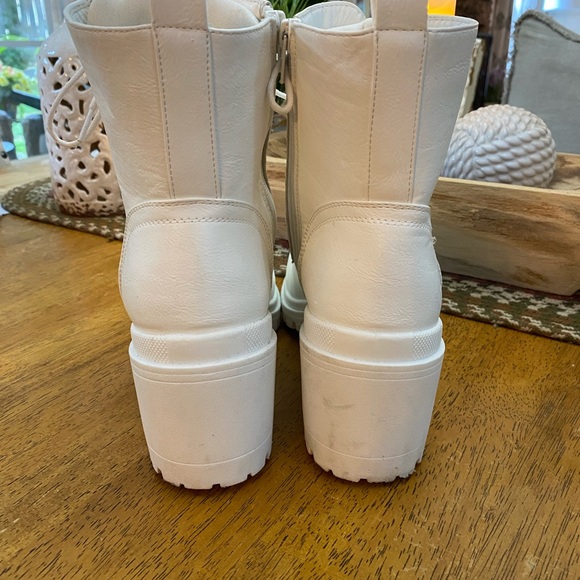 Mia Boots - Picture 2 of 7